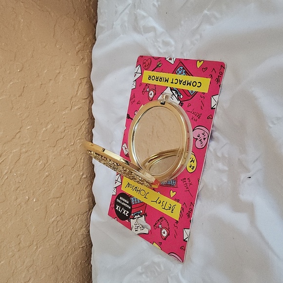 NWT BETSEY JOHNSON MAGNIFYING BLING COMPACT MIRROR - Picture 5 of 5